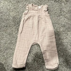 Jamie Kay linen jumpsuit in blush color. 6-12 months. Excellent condition